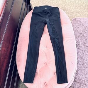 ALO Yoga Black Mesh High Waisted Leggings 28” Size Small